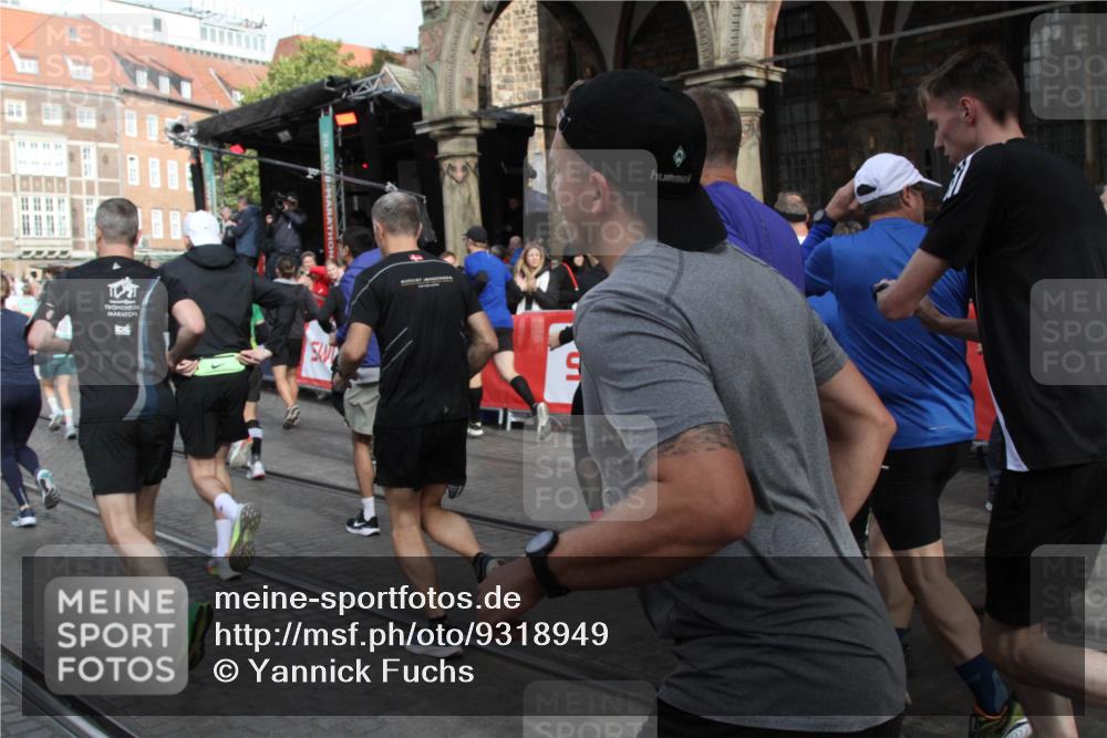 05.10.2025 - 20. swb-Marathon Bremen Yannick Fuchs http://msf.ph/oto/9318949 05.10.2025 11:33:01 Ziel  meine-sportfotos.de