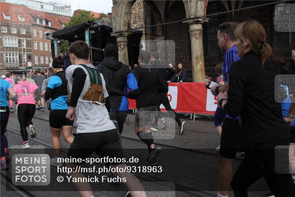 05.10.2025 - 20. swb-Marathon Bremen Yannick Fuchs http://msf.ph/oto/9318963 05.10.2025 11:33:07 Ziel  meine-sportfotos.de