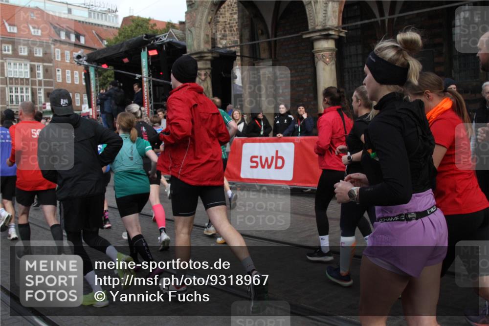 05.10.2025 - 20. swb-Marathon Bremen Yannick Fuchs http://msf.ph/oto/9318967 05.10.2025 11:33:08 Ziel  meine-sportfotos.de