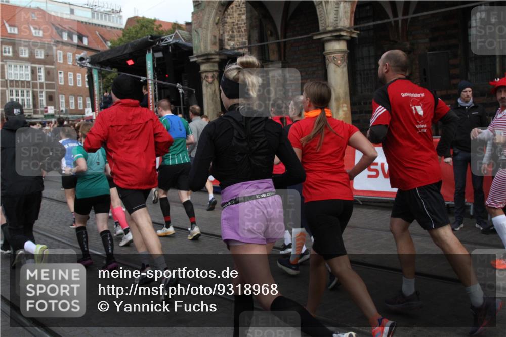 05.10.2025 - 20. swb-Marathon Bremen Yannick Fuchs http://msf.ph/oto/9318968 05.10.2025 11:33:09 Ziel  meine-sportfotos.de