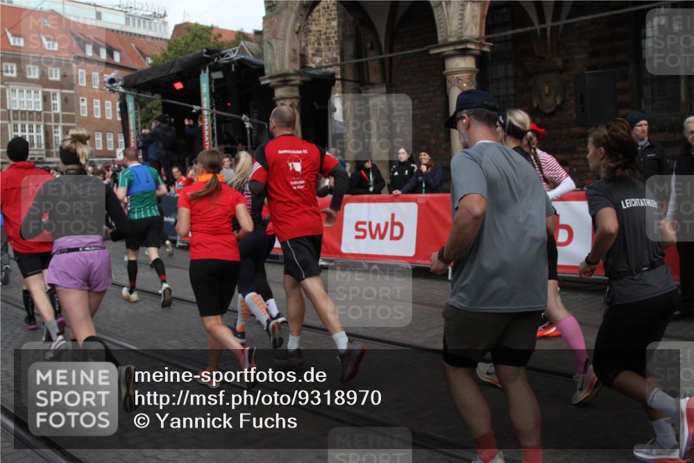 05.10.2025 - 20. swb-Marathon Bremen Yannick Fuchs http://msf.ph/oto/9318970 05.10.2025 11:33:10 Ziel  meine-sportfotos.de