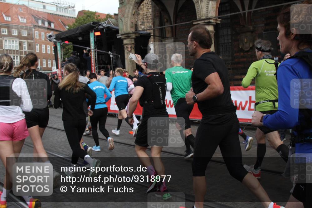05.10.2025 - 20. swb-Marathon Bremen Yannick Fuchs http://msf.ph/oto/9318977 05.10.2025 11:33:12 Ziel  meine-sportfotos.de