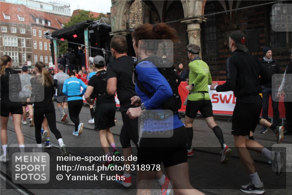 05.10.2025 - 20. swb-Marathon Bremen Yannick Fuchs http://msf.ph/oto/9318978 05.10.2025 11:33:12 Ziel  meine-sportfotos.de