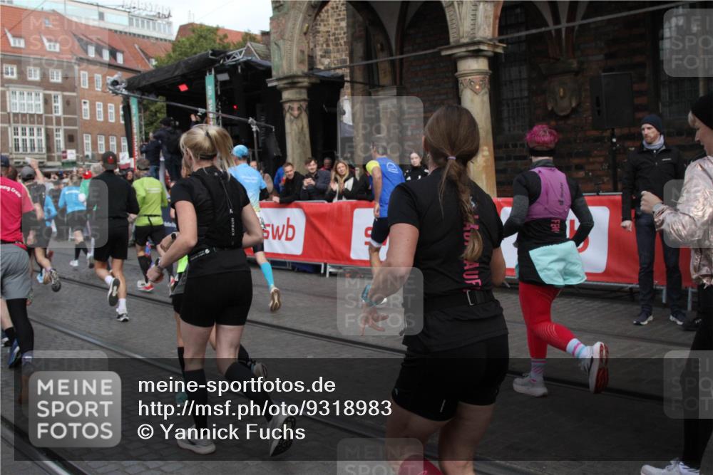 05.10.2025 - 20. swb-Marathon Bremen Yannick Fuchs http://msf.ph/oto/9318983 05.10.2025 11:33:14 Ziel  meine-sportfotos.de