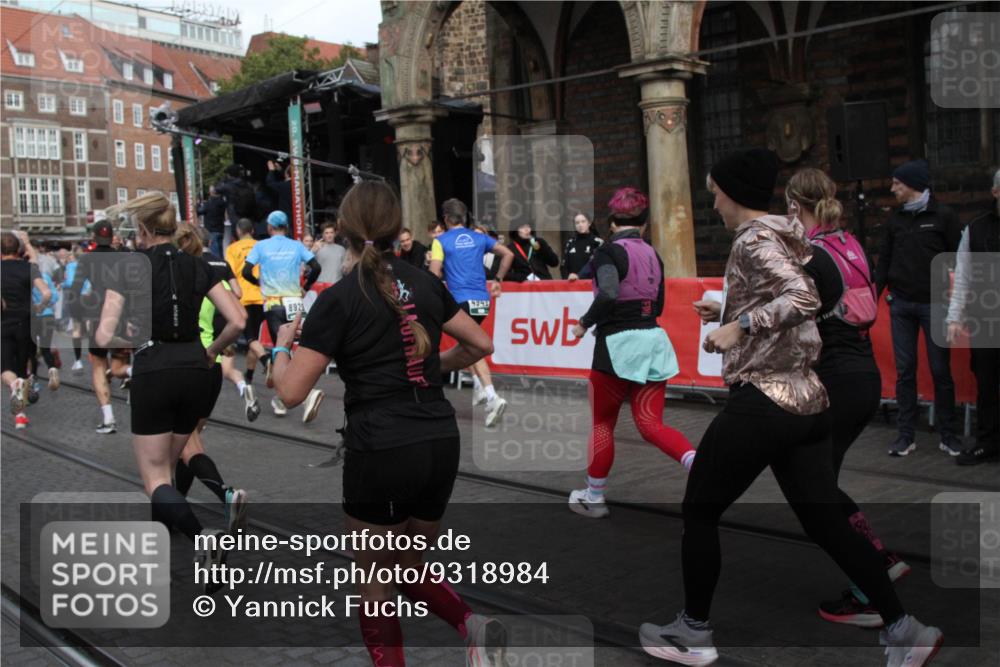 05.10.2025 - 20. swb-Marathon Bremen Yannick Fuchs http://msf.ph/oto/9318984 05.10.2025 11:33:15 Ziel  meine-sportfotos.de