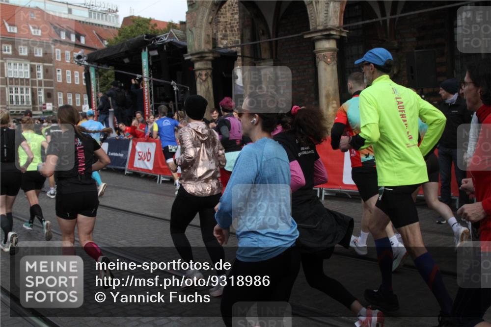 05.10.2025 - 20. swb-Marathon Bremen Yannick Fuchs http://msf.ph/oto/9318986 05.10.2025 11:33:15 Ziel  meine-sportfotos.de