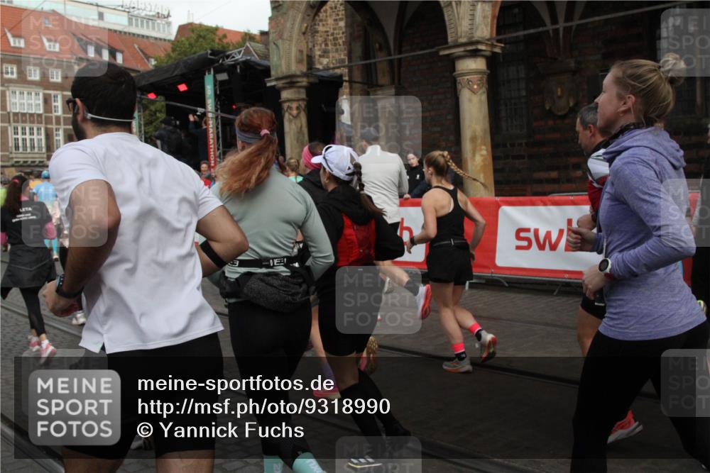 05.10.2025 - 20. swb-Marathon Bremen Yannick Fuchs http://msf.ph/oto/9318990 05.10.2025 11:33:17 Ziel  meine-sportfotos.de