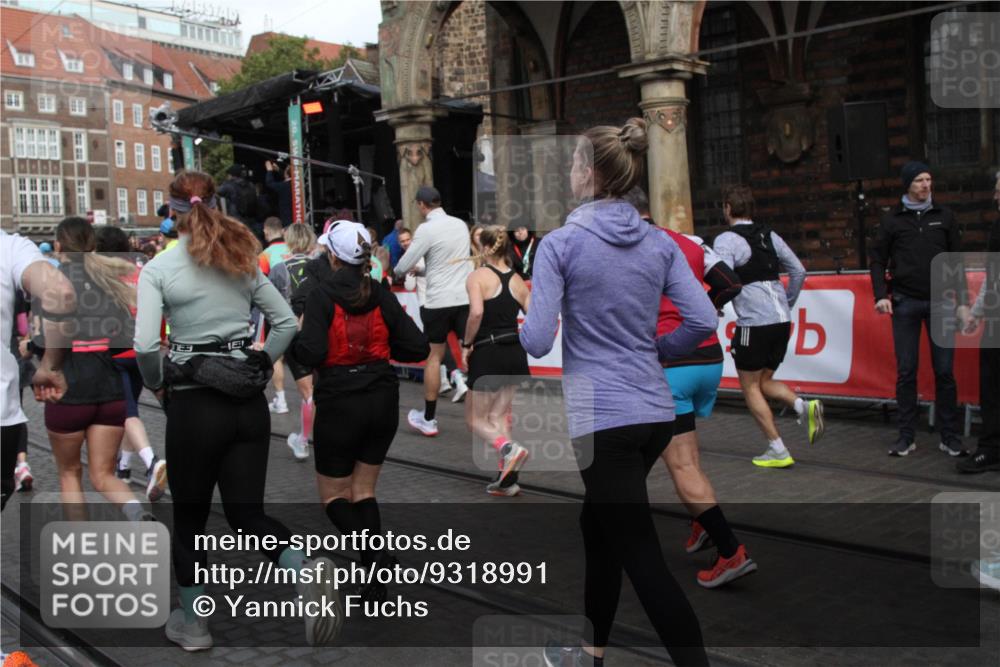 05.10.2025 - 20. swb-Marathon Bremen Yannick Fuchs http://msf.ph/oto/9318991 05.10.2025 11:33:17 Ziel  meine-sportfotos.de