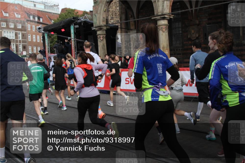05.10.2025 - 20. swb-Marathon Bremen Yannick Fuchs http://msf.ph/oto/9318997 05.10.2025 11:33:20 Ziel  meine-sportfotos.de