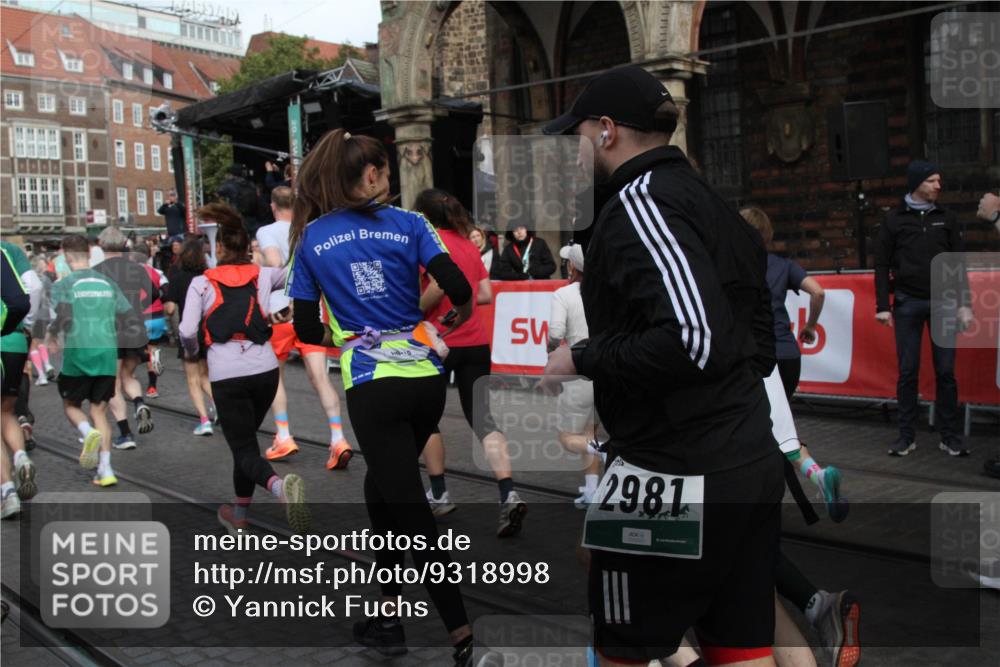 05.10.2025 - 20. swb-Marathon Bremen Yannick Fuchs http://msf.ph/oto/9318998 05.10.2025 11:33:20 Ziel  meine-sportfotos.de