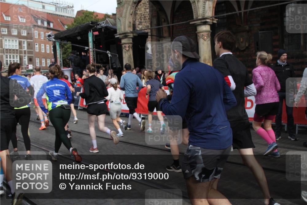 05.10.2025 - 20. swb-Marathon Bremen Yannick Fuchs http://msf.ph/oto/9319000 05.10.2025 11:33:21 Ziel  meine-sportfotos.de