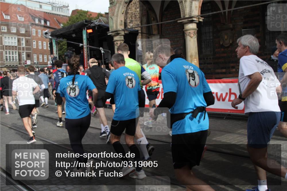 05.10.2025 - 20. swb-Marathon Bremen Yannick Fuchs http://msf.ph/oto/9319005 05.10.2025 11:33:23 Ziel  meine-sportfotos.de