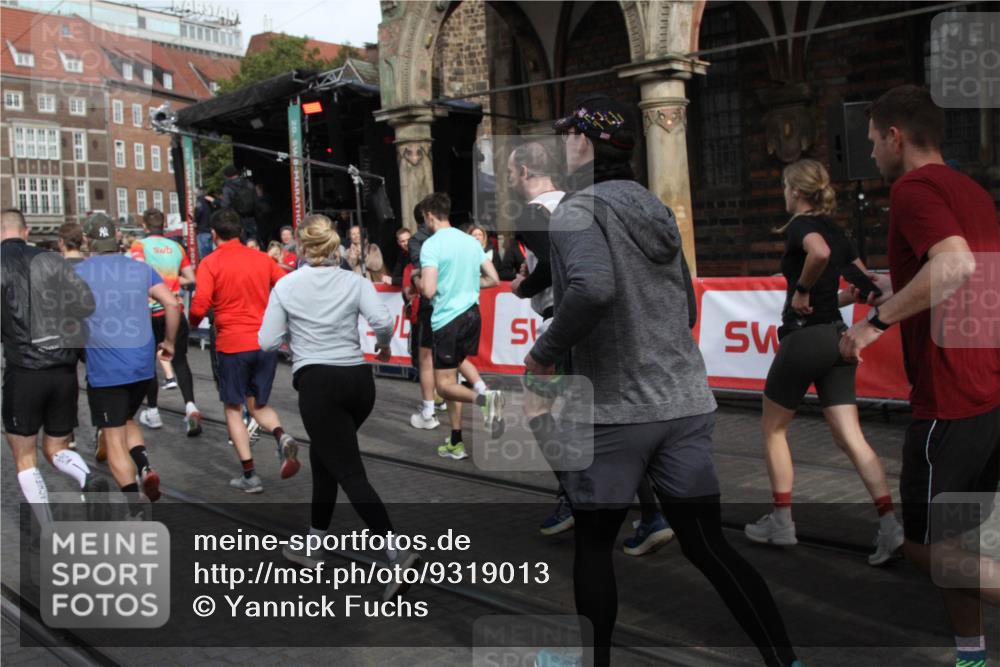 05.10.2025 - 20. swb-Marathon Bremen Yannick Fuchs http://msf.ph/oto/9319013 05.10.2025 11:33:26 Ziel  meine-sportfotos.de