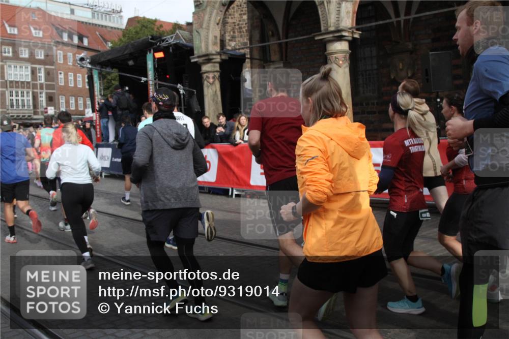 05.10.2025 - 20. swb-Marathon Bremen Yannick Fuchs http://msf.ph/oto/9319014 05.10.2025 11:33:27 Ziel  meine-sportfotos.de