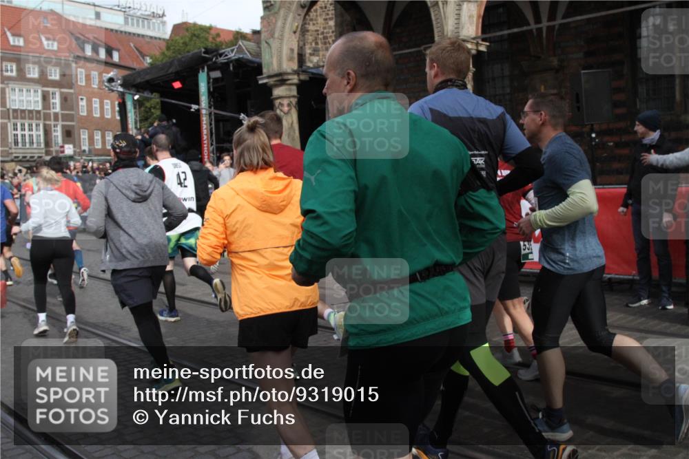 05.10.2025 - 20. swb-Marathon Bremen Yannick Fuchs http://msf.ph/oto/9319015 05.10.2025 11:33:27 Ziel  meine-sportfotos.de