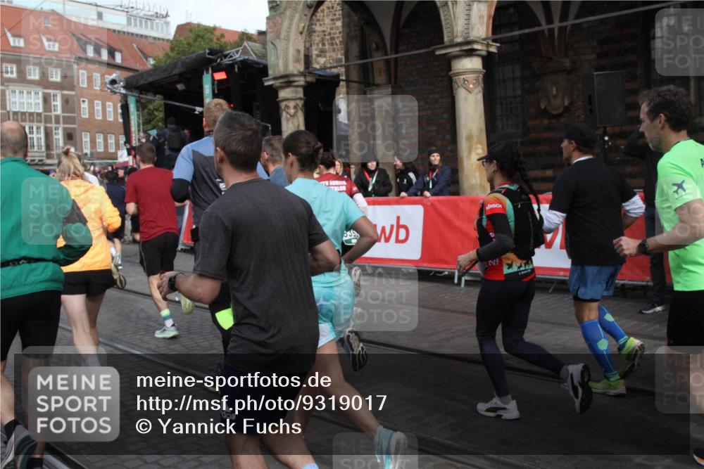 05.10.2025 - 20. swb-Marathon Bremen Yannick Fuchs http://msf.ph/oto/9319017 05.10.2025 11:33:28 Ziel  meine-sportfotos.de