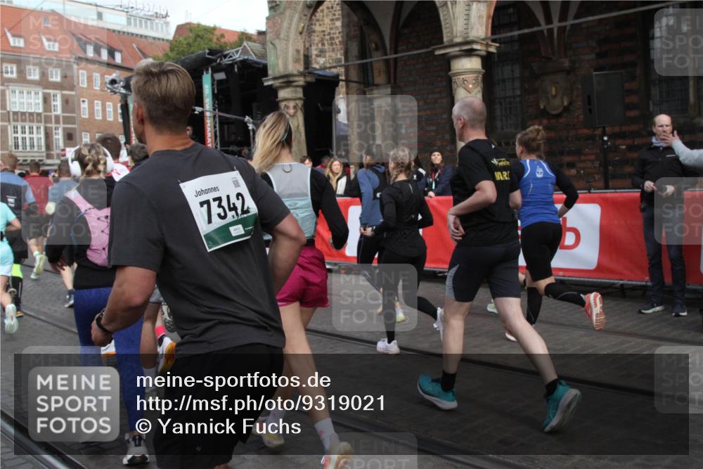 05.10.2025 - 20. swb-Marathon Bremen Yannick Fuchs http://msf.ph/oto/9319021 05.10.2025 11:33:30 Ziel  meine-sportfotos.de