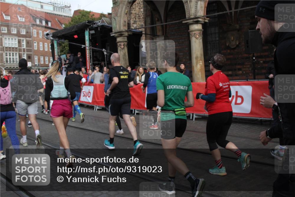 05.10.2025 - 20. swb-Marathon Bremen Yannick Fuchs http://msf.ph/oto/9319023 05.10.2025 11:33:30 Ziel  meine-sportfotos.de