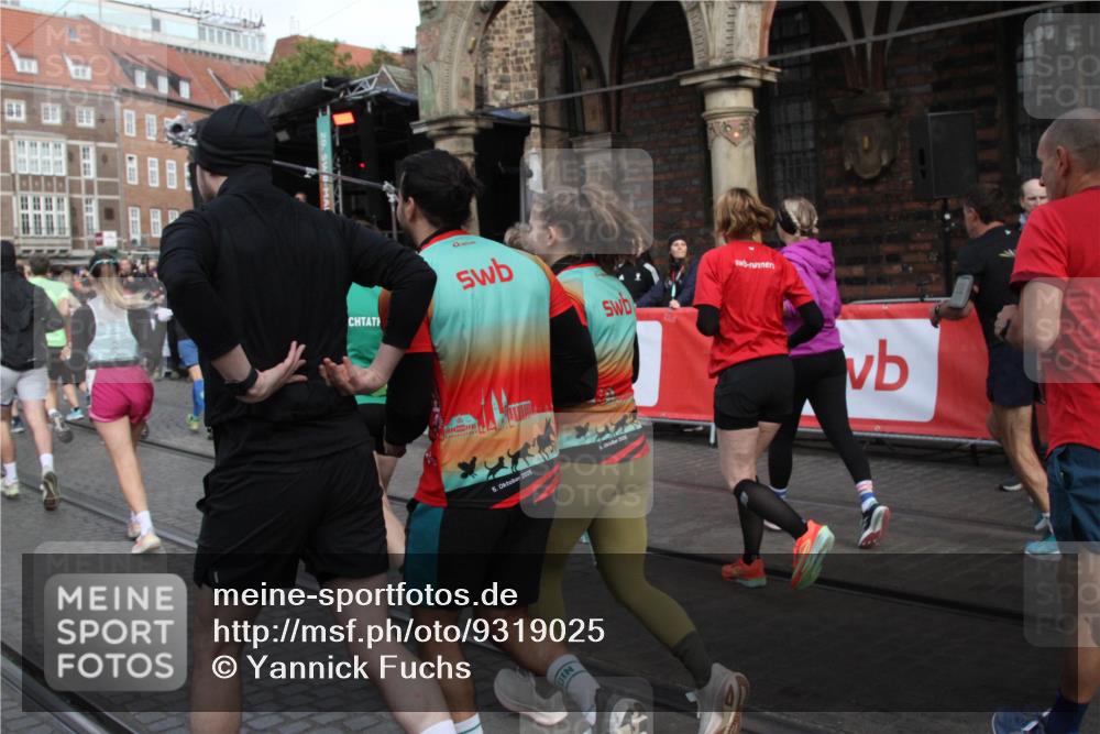 05.10.2025 - 20. swb-Marathon Bremen Yannick Fuchs http://msf.ph/oto/9319025 05.10.2025 11:33:31 Ziel  meine-sportfotos.de