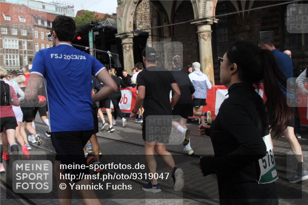 05.10.2025 - 20. swb-Marathon Bremen Yannick Fuchs http://msf.ph/oto/9319047 05.10.2025 11:33:41 Ziel  meine-sportfotos.de