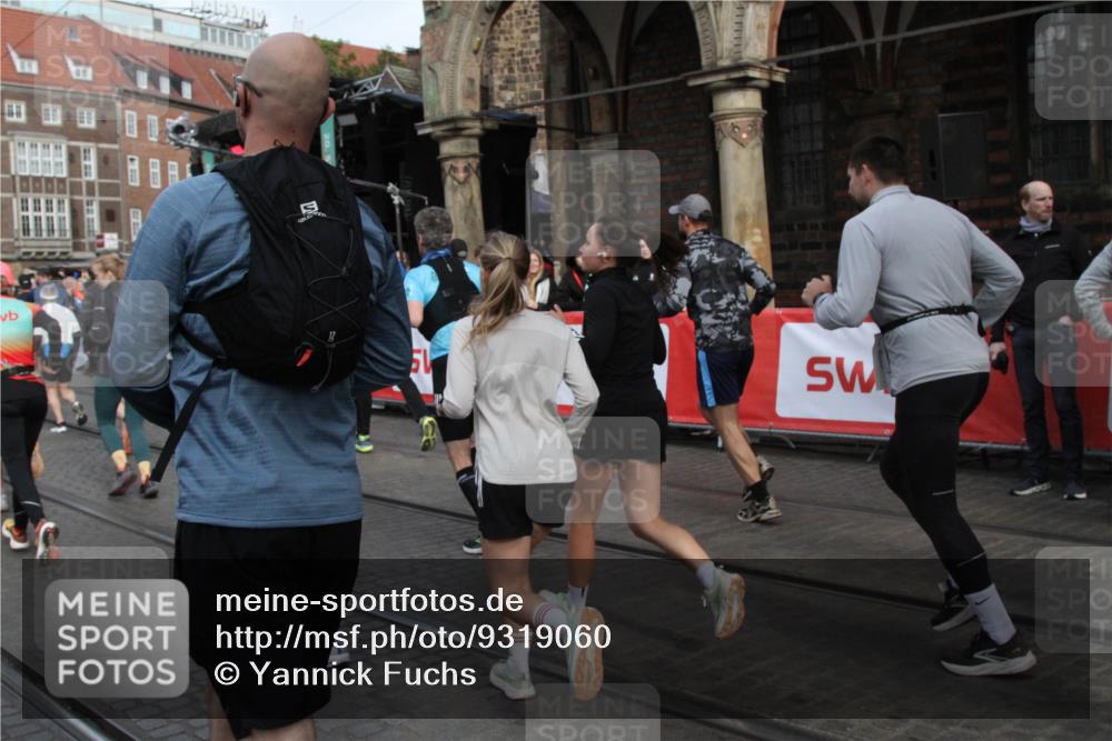 05.10.2025 - 20. swb-Marathon Bremen Yannick Fuchs http://msf.ph/oto/9319060 05.10.2025 11:33:46 Ziel  meine-sportfotos.de