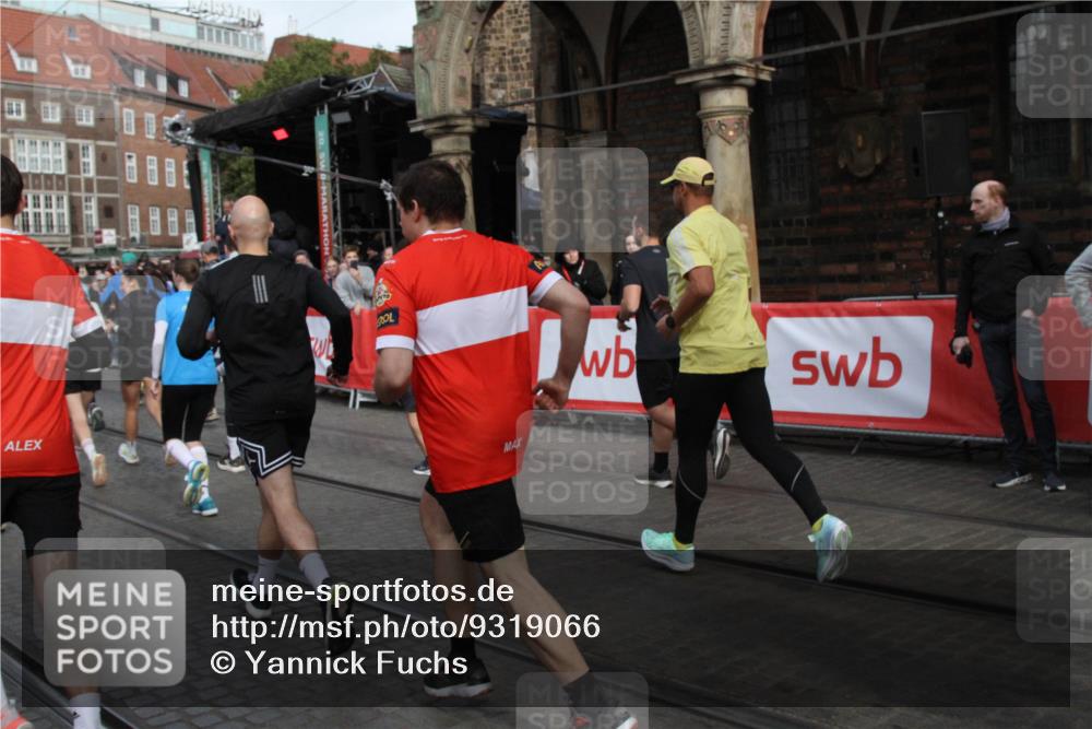 05.10.2025 - 20. swb-Marathon Bremen Yannick Fuchs http://msf.ph/oto/9319066 05.10.2025 11:33:48 Ziel  meine-sportfotos.de