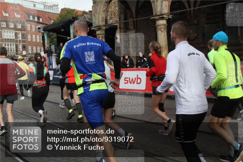 05.10.2025 - 20. swb-Marathon Bremen Yannick Fuchs http://msf.ph/oto/9319072 05.10.2025 11:33:50 Ziel  meine-sportfotos.de
