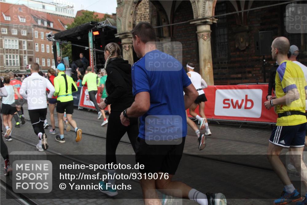 05.10.2025 - 20. swb-Marathon Bremen Yannick Fuchs http://msf.ph/oto/9319076 05.10.2025 11:33:52 Ziel  meine-sportfotos.de
