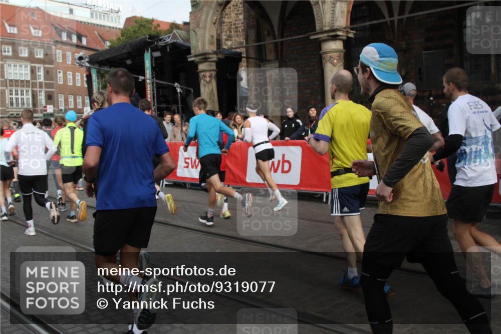 05.10.2025 - 20. swb-Marathon Bremen Yannick Fuchs http://msf.ph/oto/9319077 05.10.2025 11:33:53 Ziel  meine-sportfotos.de