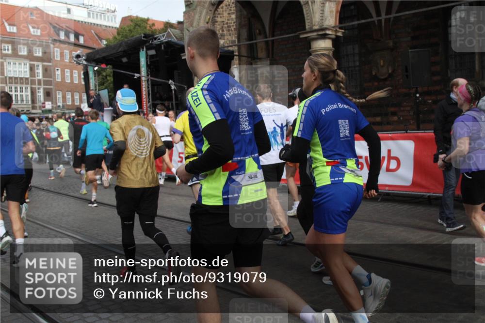 05.10.2025 - 20. swb-Marathon Bremen Yannick Fuchs http://msf.ph/oto/9319079 05.10.2025 11:33:53 Ziel  meine-sportfotos.de