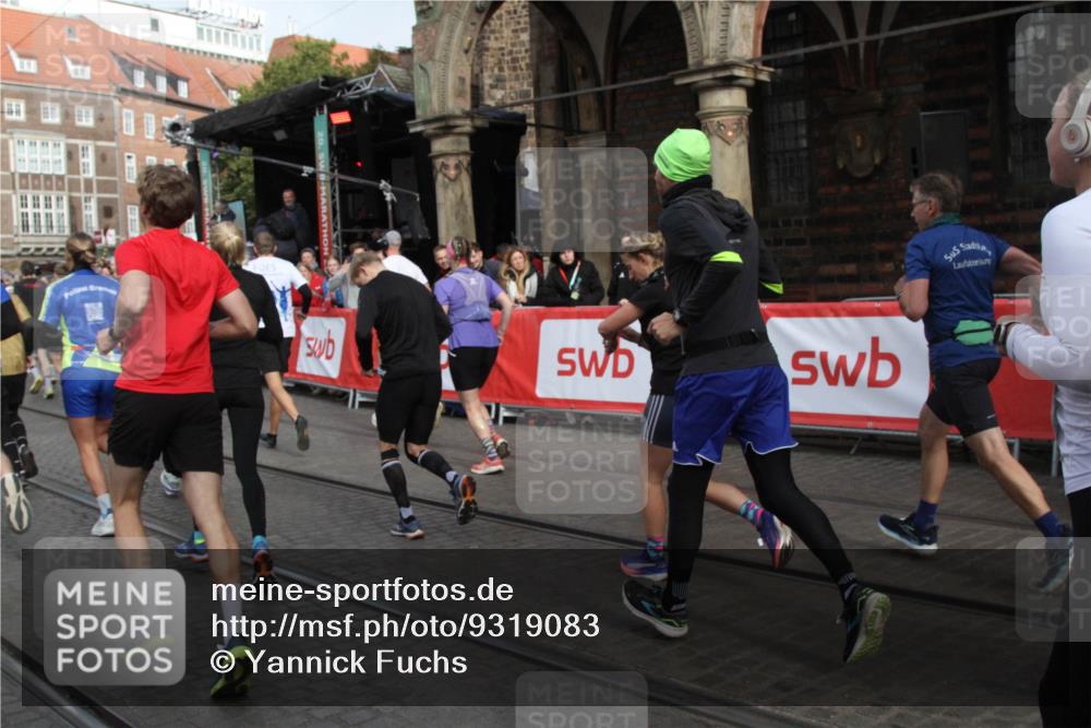 05.10.2025 - 20. swb-Marathon Bremen Yannick Fuchs http://msf.ph/oto/9319083 05.10.2025 11:33:55 Ziel  meine-sportfotos.de