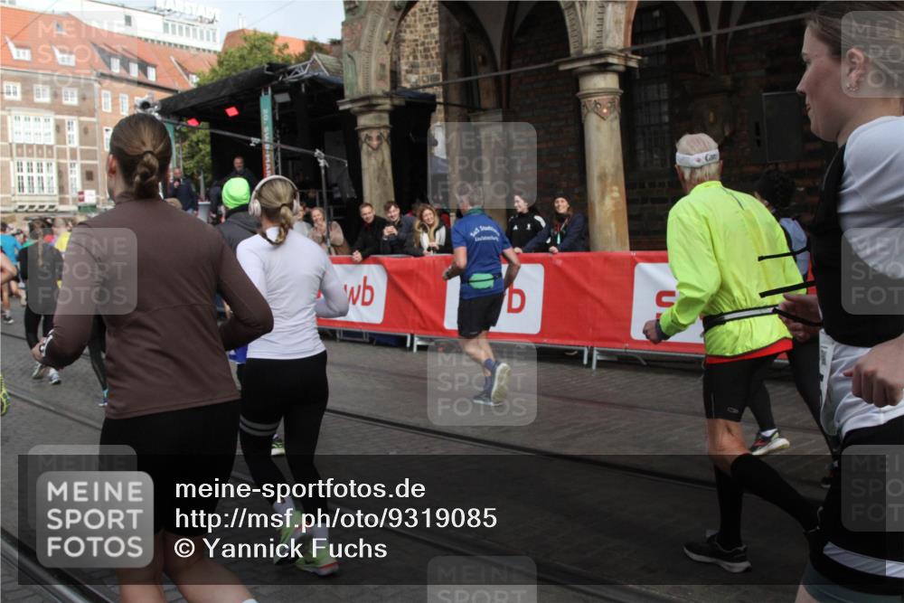 05.10.2025 - 20. swb-Marathon Bremen Yannick Fuchs http://msf.ph/oto/9319085 05.10.2025 11:33:56 Ziel  meine-sportfotos.de
