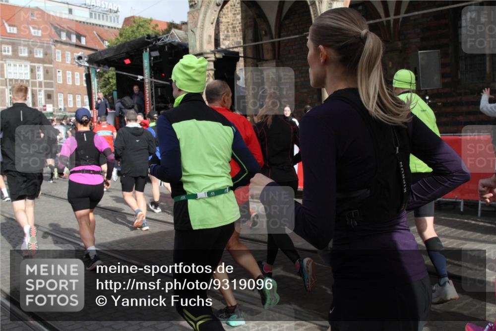 05.10.2025 - 20. swb-Marathon Bremen Yannick Fuchs http://msf.ph/oto/9319096 05.10.2025 11:34:02 Ziel  meine-sportfotos.de