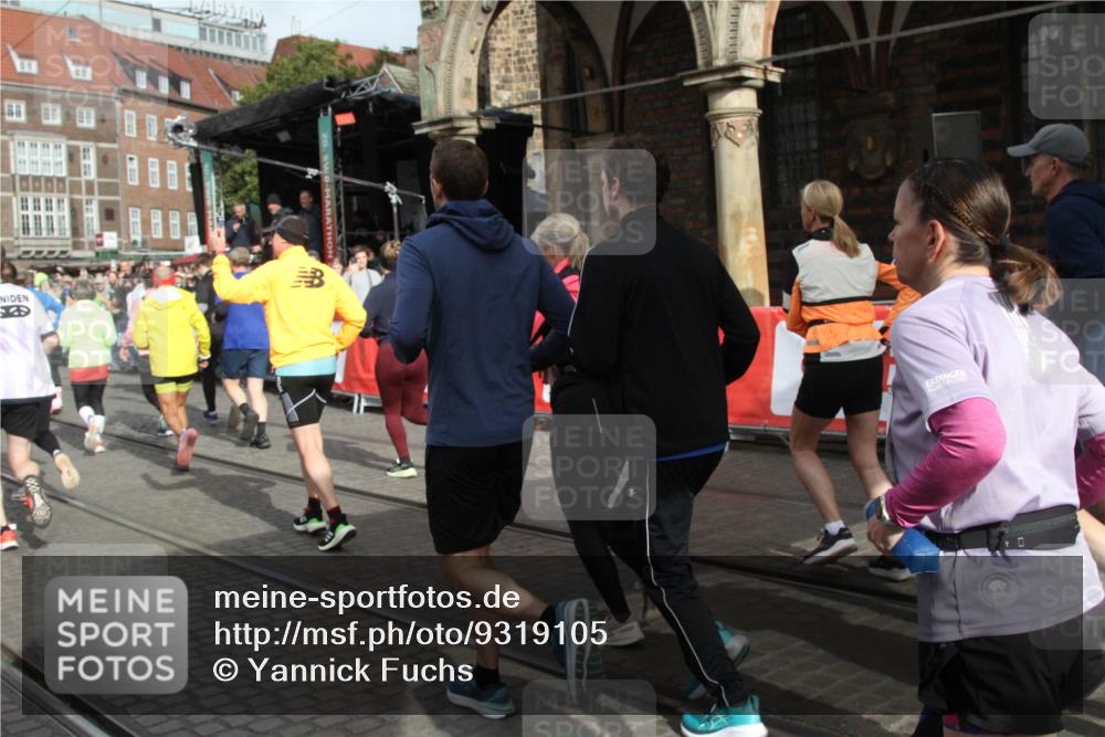 05.10.2025 - 20. swb-Marathon Bremen Yannick Fuchs http://msf.ph/oto/9319105 05.10.2025 11:34:07 Ziel  meine-sportfotos.de