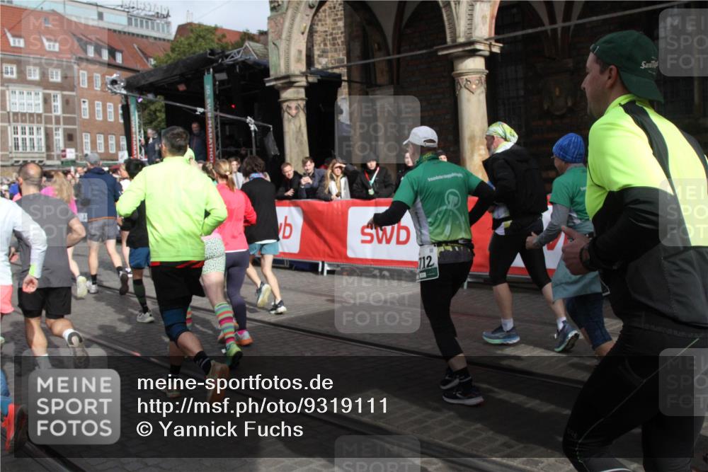 05.10.2025 - 20. swb-Marathon Bremen Yannick Fuchs http://msf.ph/oto/9319111 05.10.2025 11:34:10 Ziel  meine-sportfotos.de