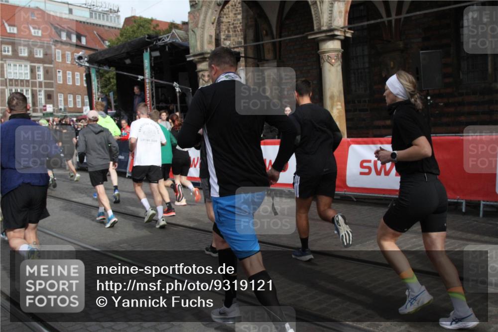 05.10.2025 - 20. swb-Marathon Bremen Yannick Fuchs http://msf.ph/oto/9319121 05.10.2025 11:34:14 Ziel  meine-sportfotos.de