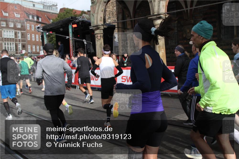 05.10.2025 - 20. swb-Marathon Bremen Yannick Fuchs http://msf.ph/oto/9319123 05.10.2025 11:34:15 Ziel  meine-sportfotos.de