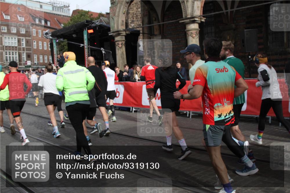 05.10.2025 - 20. swb-Marathon Bremen Yannick Fuchs http://msf.ph/oto/9319130 05.10.2025 11:34:18 Ziel  meine-sportfotos.de