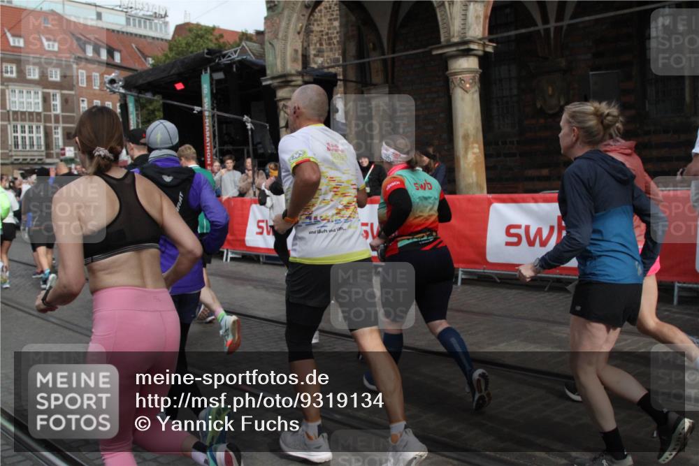 05.10.2025 - 20. swb-Marathon Bremen Yannick Fuchs http://msf.ph/oto/9319134 05.10.2025 11:34:20 Ziel  meine-sportfotos.de