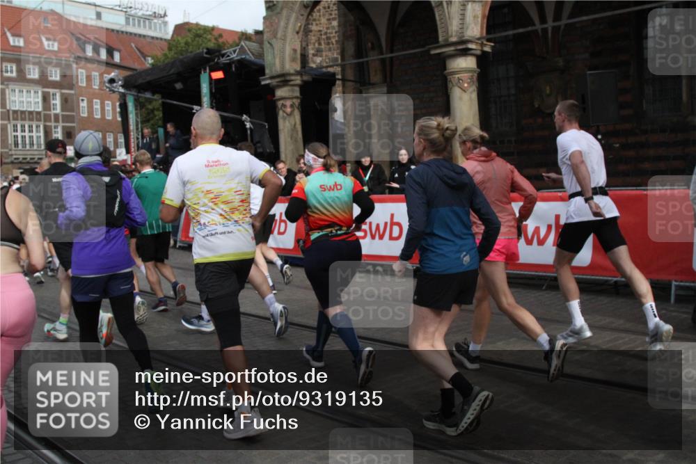 05.10.2025 - 20. swb-Marathon Bremen Yannick Fuchs http://msf.ph/oto/9319135 05.10.2025 11:34:20 Ziel  meine-sportfotos.de