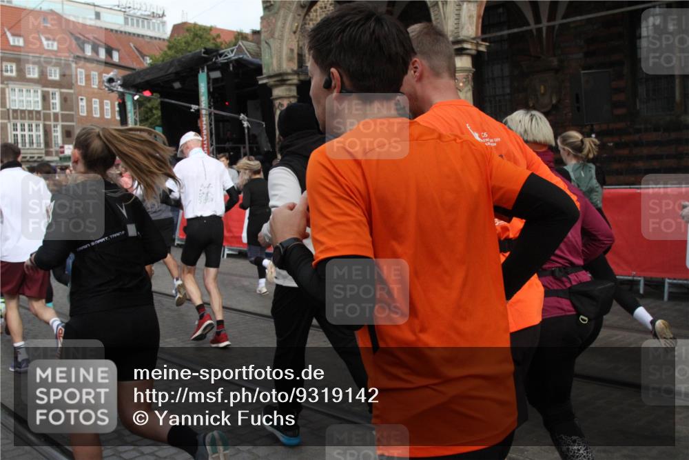 05.10.2025 - 20. swb-Marathon Bremen Yannick Fuchs http://msf.ph/oto/9319142 05.10.2025 11:34:22 Ziel  meine-sportfotos.de