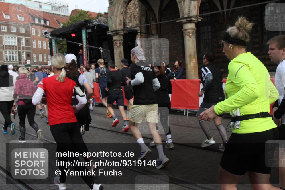 05.10.2025 - 20. swb-Marathon Bremen Yannick Fuchs http://msf.ph/oto/9319146 05.10.2025 11:34:24 Ziel  meine-sportfotos.de