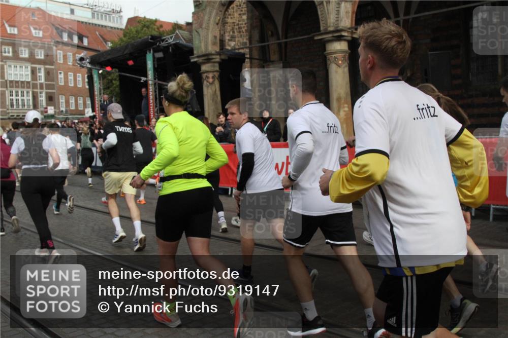 05.10.2025 - 20. swb-Marathon Bremen Yannick Fuchs http://msf.ph/oto/9319147 05.10.2025 11:34:25 Ziel  meine-sportfotos.de