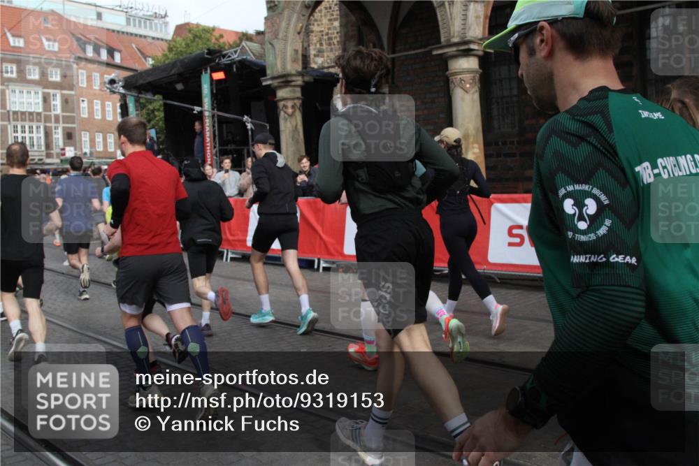 05.10.2025 - 20. swb-Marathon Bremen Yannick Fuchs http://msf.ph/oto/9319153 05.10.2025 11:34:28 Ziel  meine-sportfotos.de