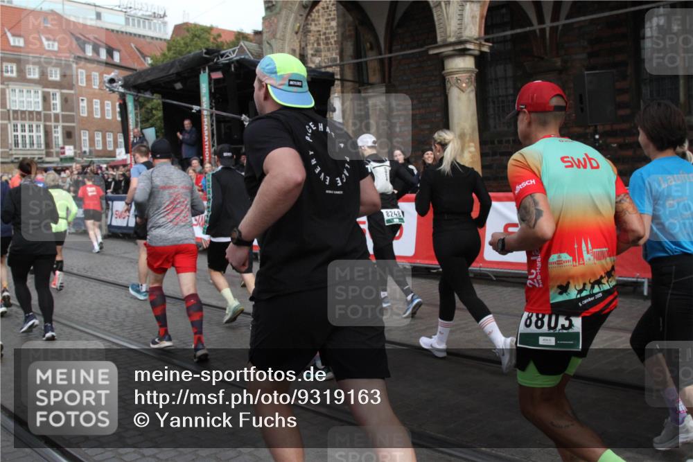 05.10.2025 - 20. swb-Marathon Bremen Yannick Fuchs http://msf.ph/oto/9319163 05.10.2025 11:34:33 Ziel  meine-sportfotos.de