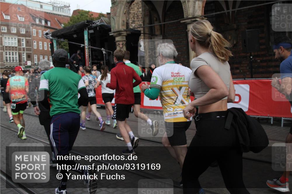 05.10.2025 - 20. swb-Marathon Bremen Yannick Fuchs http://msf.ph/oto/9319169 05.10.2025 11:34:35 Ziel  meine-sportfotos.de