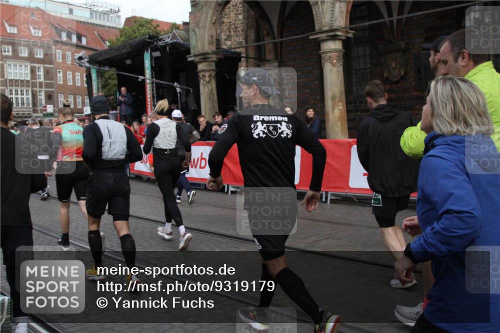05.10.2025 - 20. swb-Marathon Bremen Yannick Fuchs http://msf.ph/oto/9319179 05.10.2025 11:34:40 Ziel  meine-sportfotos.de