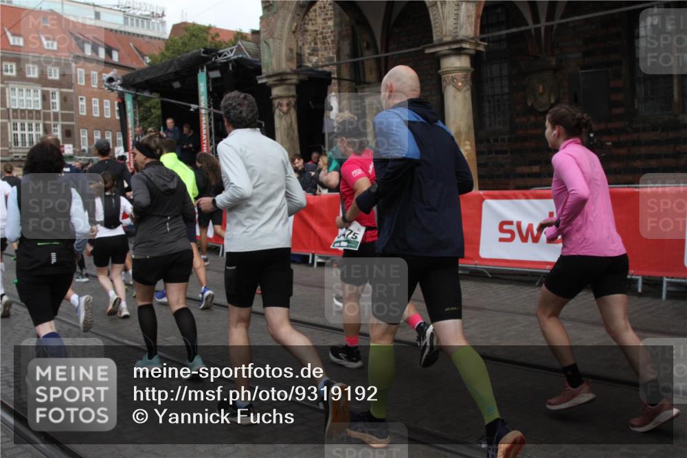 05.10.2025 - 20. swb-Marathon Bremen Yannick Fuchs http://msf.ph/oto/9319192 05.10.2025 11:34:46 Ziel  meine-sportfotos.de