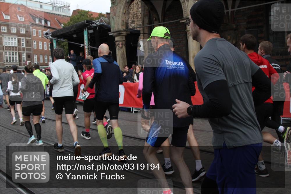 05.10.2025 - 20. swb-Marathon Bremen Yannick Fuchs http://msf.ph/oto/9319194 05.10.2025 11:34:47 Ziel  meine-sportfotos.de