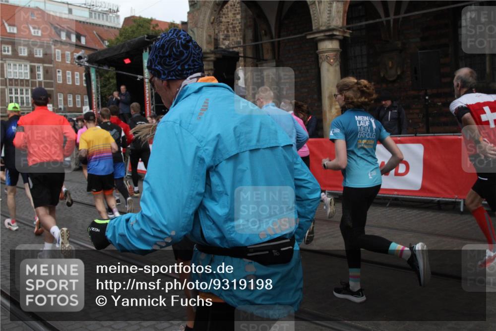 05.10.2025 - 20. swb-Marathon Bremen Yannick Fuchs http://msf.ph/oto/9319198 05.10.2025 11:34:49 Ziel  meine-sportfotos.de